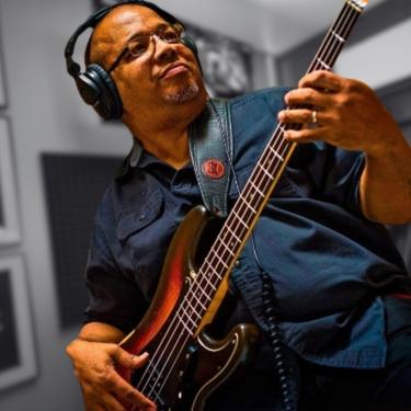 Stephen Dewave Peace Bio